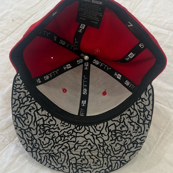 New Era LA Dodgers zebra print fitted hat, size 7. - Picture 3 of 3